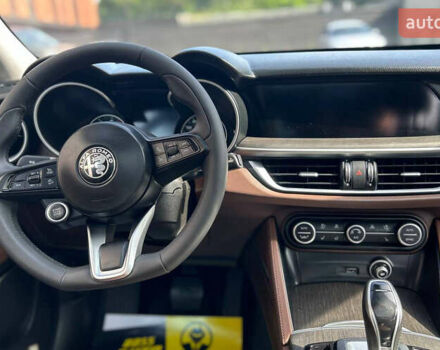 Альфа Ромео Стелвио 2021 в Черновцах на Automoto.ua Зеленый Альфа Ромео Стелвио, объемом двигателя 2 л и пробегом 12 тыс. км за 35500 $, фото 9 на Automoto.ua