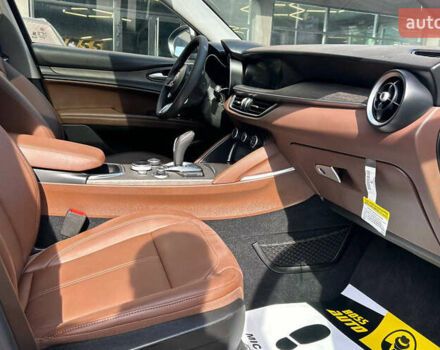 Альфа Ромео Стелвио 2021 в Черновцах на Automoto.ua Зеленый Альфа Ромео Стелвио, объемом двигателя 2 л и пробегом 12 тыс. км за 35500 $, фото 12 на Automoto.ua