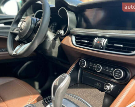 Альфа Ромео Стелвио 2021 в Черновцах на Automoto.ua Зеленый Альфа Ромео Стелвио, объемом двигателя 2 л и пробегом 12 тыс. км за 35500 $, фото 11 на Automoto.ua
