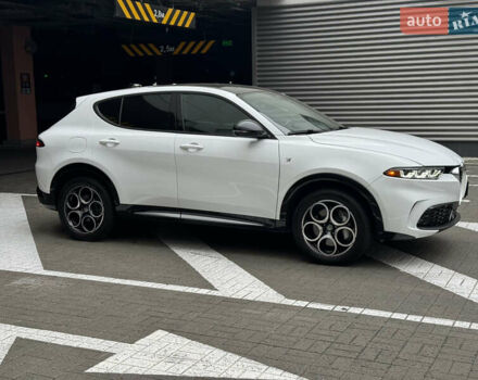 Белый Альфа Ромео Tonale, объемом двигателя 1.3 л и пробегом 10 тыс. км за 30500 $, фото 6 на Automoto.ua