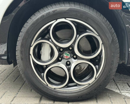 Белый Альфа Ромео Tonale, объемом двигателя 1.3 л и пробегом 10 тыс. км за 30500 $, фото 8 на Automoto.ua