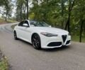 Белый Альфа Giulia, объемом двигателя 2 л и пробегом 56 тыс. км за 5400 $, фото 3 на Automoto.ua