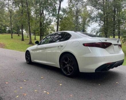 Белый Альфа Giulia, объемом двигателя 2 л и пробегом 56 тыс. км за 5400 $, фото 1 на Automoto.ua