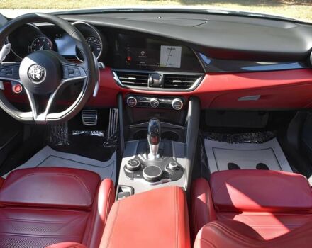 Белый Альфа Giulia, объемом двигателя 2 л и пробегом 55 тыс. км за 7900 $, фото 7 на Automoto.ua
