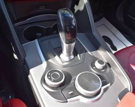 Белый Альфа Giulia, объемом двигателя 2 л и пробегом 55 тыс. км за 7900 $, фото 8 на Automoto.ua