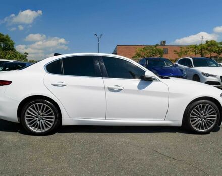 Білий Альфа Giulia, об'ємом двигуна 2 л та пробігом 69 тис. км за 5300 $, фото 7 на Automoto.ua
