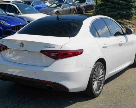 Белый Альфа Giulia, объемом двигателя 2 л и пробегом 63 тыс. км за 3900 $, фото 6 на Automoto.ua