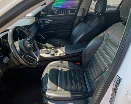 Білий Альфа Giulia, об'ємом двигуна 2 л та пробігом 69 тис. км за 5300 $, фото 8 на Automoto.ua