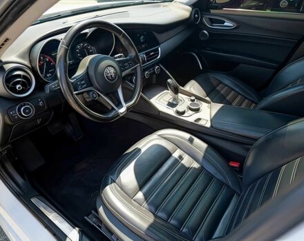 Білий Альфа Giulia, об'ємом двигуна 2 л та пробігом 69 тис. км за 5300 $, фото 9 на Automoto.ua