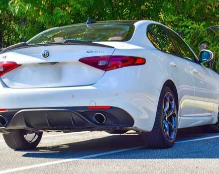 Белый Альфа Giulia, объемом двигателя 2 л и пробегом 55 тыс. км за 7900 $, фото 2 на Automoto.ua