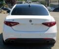 Белый Альфа Giulia, объемом двигателя 2 л и пробегом 63 тыс. км за 3900 $, фото 5 на Automoto.ua