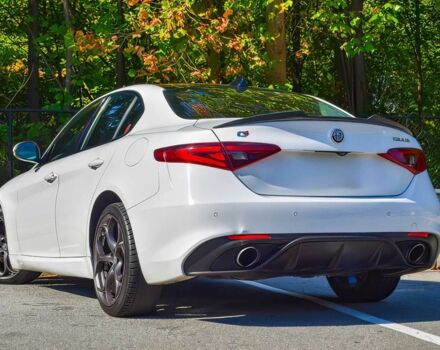 Белый Альфа Giulia, объемом двигателя 2 л и пробегом 55 тыс. км за 7900 $, фото 4 на Automoto.ua