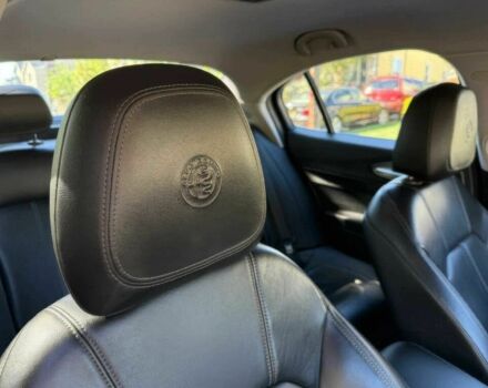 Белый Альфа Giulia, объемом двигателя 2 л и пробегом 44 тыс. км за 4100 $, фото 8 на Automoto.ua