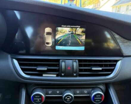 Белый Альфа Giulia, объемом двигателя 2 л и пробегом 44 тыс. км за 4100 $, фото 10 на Automoto.ua