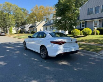 Белый Альфа Giulia, объемом двигателя 2 л и пробегом 44 тыс. км за 4100 $, фото 3 на Automoto.ua