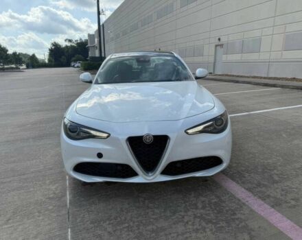 Білий Альфа Giulia, об'ємом двигуна 2 л та пробігом 40 тис. км за 5100 $, фото 1 на Automoto.ua