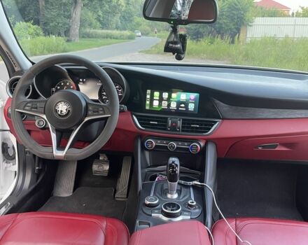 Белый Альфа Giulia, объемом двигателя 2 л и пробегом 74 тыс. км за 448 $, фото 11 на Automoto.ua