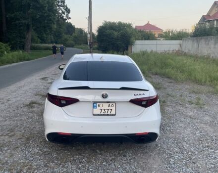 Белый Альфа Giulia, объемом двигателя 2 л и пробегом 74 тыс. км за 448 $, фото 2 на Automoto.ua