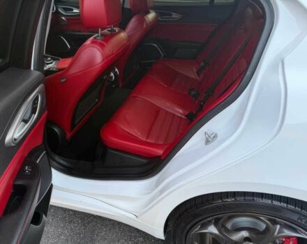 Белый Альфа Giulia, объемом двигателя 2 л и пробегом 43 тыс. км за 9500 $, фото 12 на Automoto.ua