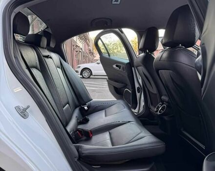 Белый Альфа Giulia, объемом двигателя 2 л и пробегом 34 тыс. км за 13000 $, фото 14 на Automoto.ua