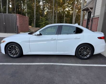 Белый Альфа Giulia, объемом двигателя 2 л и пробегом 34 тыс. км за 13000 $, фото 3 на Automoto.ua
