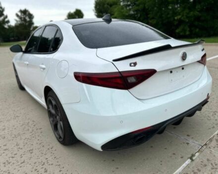Белый Альфа Giulia, объемом двигателя 2 л и пробегом 36 тыс. км за 15000 $, фото 4 на Automoto.ua