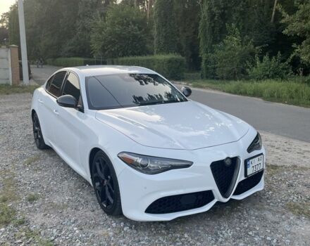Белый Альфа Giulia, объемом двигателя 2 л и пробегом 74 тыс. км за 448 $, фото 4 на Automoto.ua