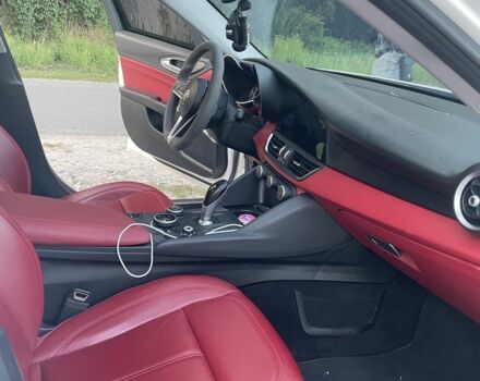 Белый Альфа Giulia, объемом двигателя 2 л и пробегом 74 тыс. км за 448 $, фото 9 на Automoto.ua