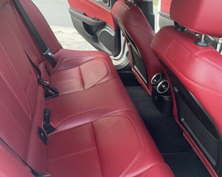 Белый Альфа Giulia, объемом двигателя 2 л и пробегом 74 тыс. км за 448 $, фото 8 на Automoto.ua