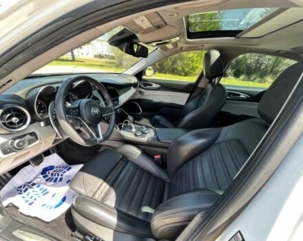 Белый Альфа Giulia, объемом двигателя 2 л и пробегом 36 тыс. км за 15000 $, фото 8 на Automoto.ua