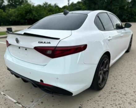 Белый Альфа Giulia, объемом двигателя 2 л и пробегом 36 тыс. км за 15000 $, фото 6 на Automoto.ua