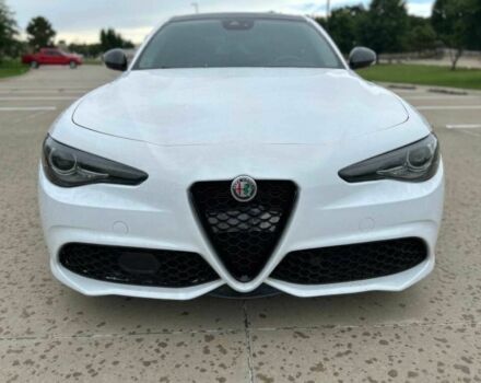 Белый Альфа Giulia, объемом двигателя 2 л и пробегом 36 тыс. км за 15000 $, фото 1 на Automoto.ua
