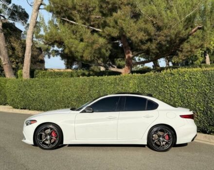 Белый Альфа Giulia, объемом двигателя 2 л и пробегом 43 тыс. км за 9500 $, фото 4 на Automoto.ua