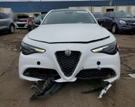 Белый Альфа Giulia, объемом двигателя 2 л и пробегом 50 тыс. км за 453 $, фото 4 на Automoto.ua
