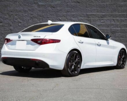 Белый Альфа Giulia, объемом двигателя 2 л и пробегом 42 тыс. км за 14000 $, фото 3 на Automoto.ua