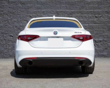 Белый Альфа Giulia, объемом двигателя 2 л и пробегом 42 тыс. км за 14000 $, фото 4 на Automoto.ua