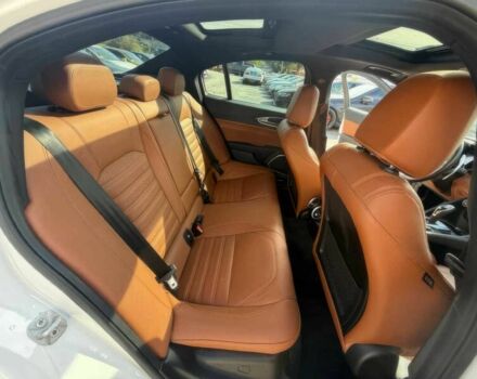 Белый Альфа Giulia, объемом двигателя 2 л и пробегом 29 тыс. км за 12300 $, фото 10 на Automoto.ua