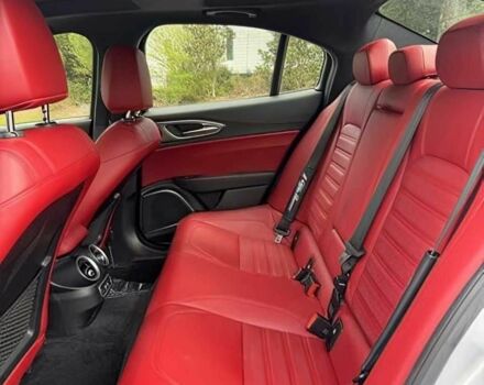 Білий Альфа Giulia, об'ємом двигуна 2 л та пробігом 15 тис. км за 9700 $, фото 12 на Automoto.ua