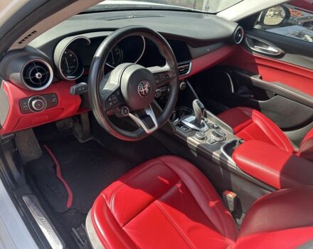 Белый Альфа Giulia, объемом двигателя 2 л и пробегом 67 тыс. км за 24000 $, фото 4 на Automoto.ua