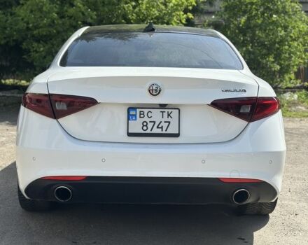 Белый Альфа Giulia, объемом двигателя 2 л и пробегом 67 тыс. км за 24000 $, фото 1 на Automoto.ua