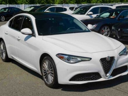 Альфа Giulia 2017 в Киеве на Automoto.ua Белый Альфа Giulia, объемом двигателя 2 л и пробегом 63 тыс. км за 3900 $, фото 1 на Automoto.ua