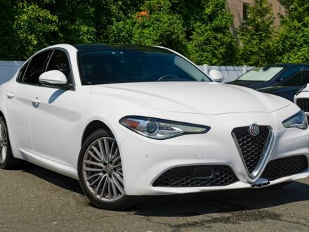 Белый Альфа Giulia, объемом двигателя 2 л и пробегом 69 тыс. км за 5300 $, фото 1 на Automoto.ua