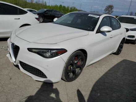 Белый Альфа Giulia, объемом двигателя 2 л и пробегом 79 тыс. км за 6100 $, фото 1 на Automoto.ua