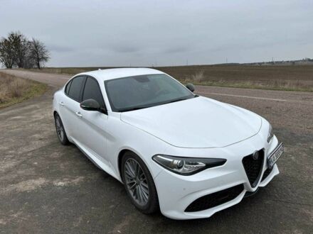 Белый Альфа Giulia, объемом двигателя 2 л и пробегом 21 тыс. км за 25700 $, фото 1 на Automoto.ua