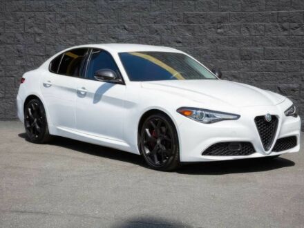 Белый Альфа Giulia, объемом двигателя 2 л и пробегом 42 тыс. км за 14000 $, фото 1 на Automoto.ua