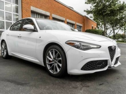 Белый Альфа Giulia, объемом двигателя 2 л и пробегом 20 тыс. км за 12700 $, фото 1 на Automoto.ua
