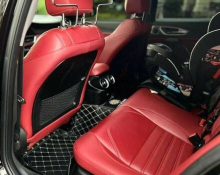 Черный Альфа Giulia, объемом двигателя 2 л и пробегом 40 тыс. км за 14400 $, фото 15 на Automoto.ua
