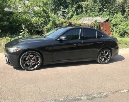 Черный Альфа Giulia, объемом двигателя 2 л и пробегом 104 тыс. км за 16900 $, фото 3 на Automoto.ua
