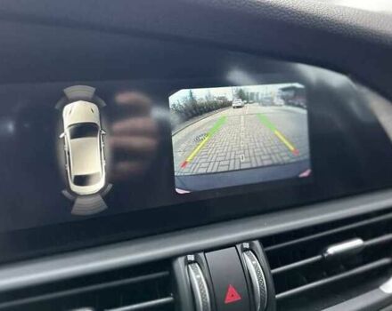 Черный Альфа Giulia, объемом двигателя 2 л и пробегом 50 тыс. км за 15500 $, фото 8 на Automoto.ua