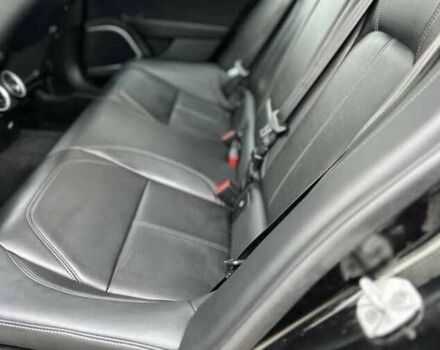 Черный Альфа Giulia, объемом двигателя 2 л и пробегом 50 тыс. км за 15500 $, фото 10 на Automoto.ua